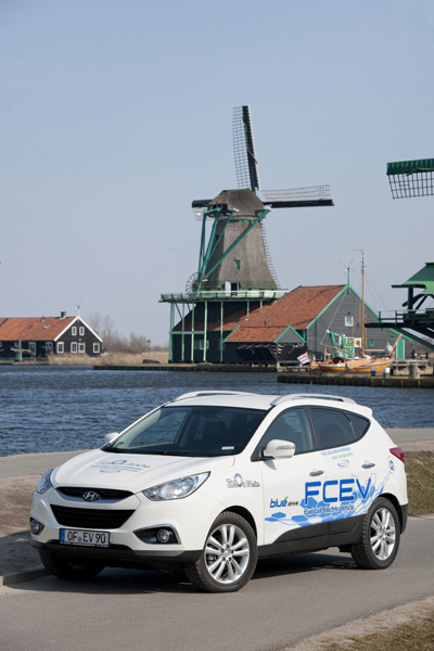 Hyundai ix35 Fuel Cell windmill