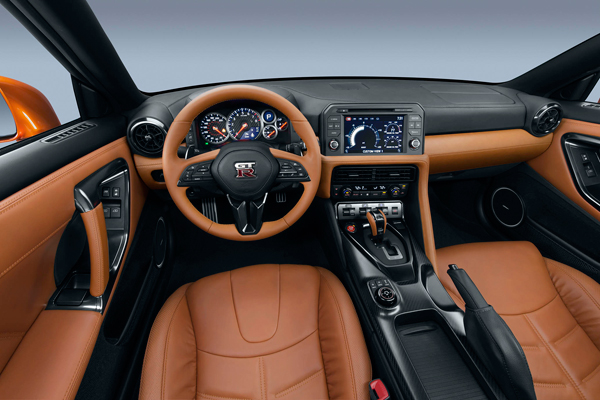 Nieuwe Nissan GT-R 2017 interieur