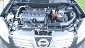 Nissan Qashqai 2WD Acenta test motorcompartiment