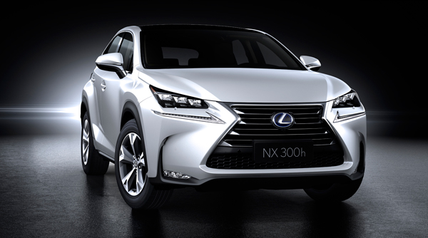 Lexus presenteert nieuwe Lexus NX 300h front