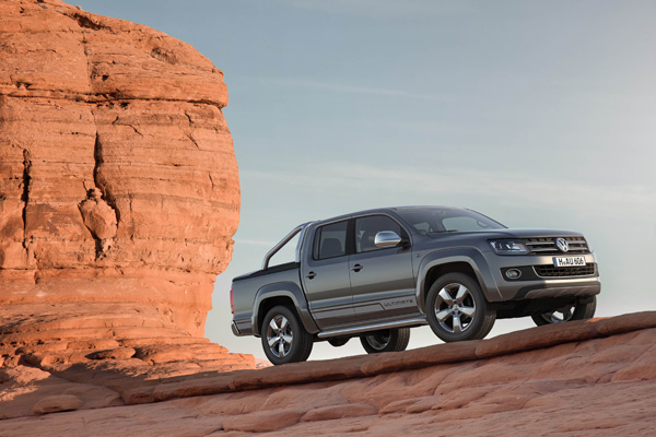 VW Amarok desert