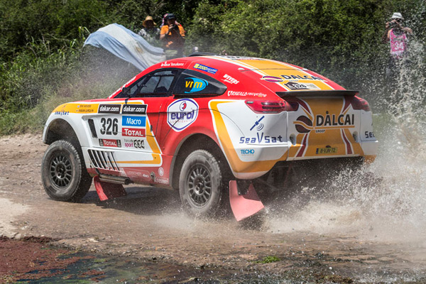 Riwald Dakar Team Stage 1 splash