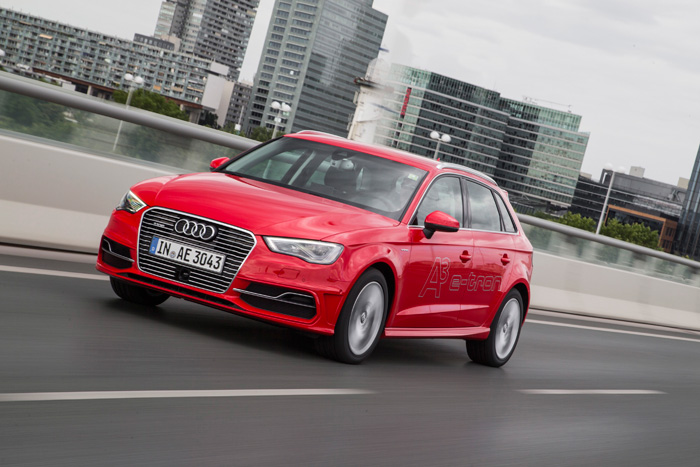 Audi A3 Sportback e-tron red dynamic