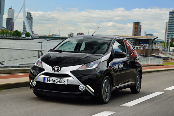 Toyota AYGO 2014 Introductie black front