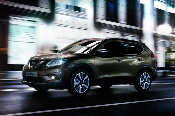 Nissan Qashqai dynamic side