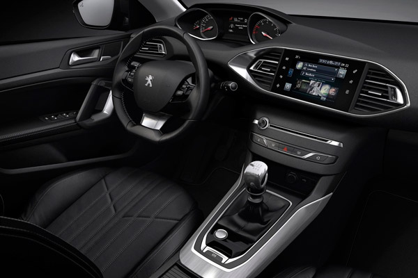 Peugeot 308 Auto van het Jaar 2014 interieur