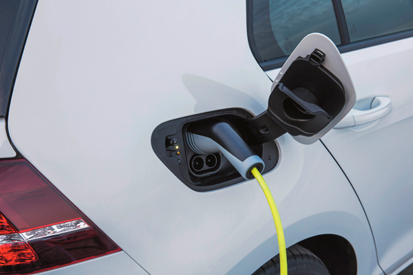 Volkswagen Golf Easy Electric opladen