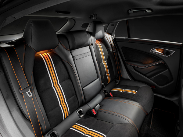 Mercedes-Benz CLA Shooting Brake backseat