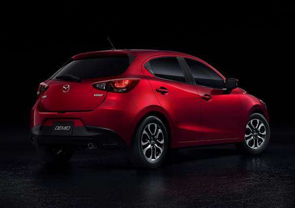 Mazda2 2014 launch okt14 back2