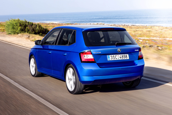 Nieuwe SKODA Fabia in Paris back