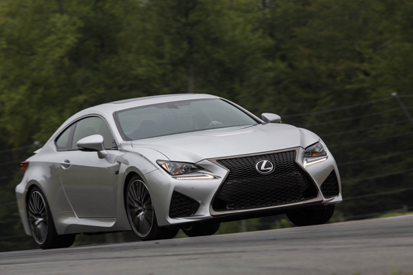 Lexus RC F hoogwaardige techniek potente prestaties grey