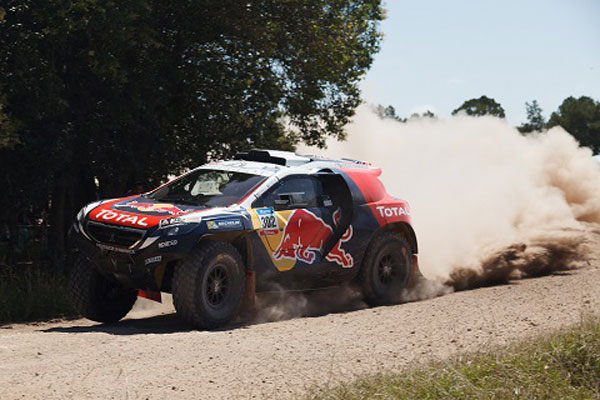 Peugeot 2008 Dakar action