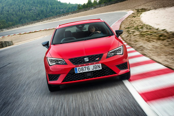 SEAT Leon CUPRA front action