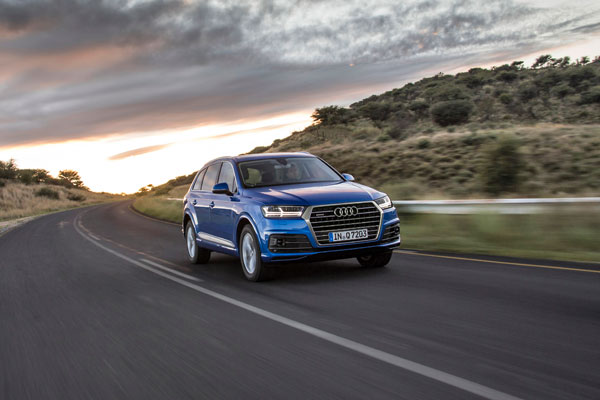 Audi Q7 dynamic2