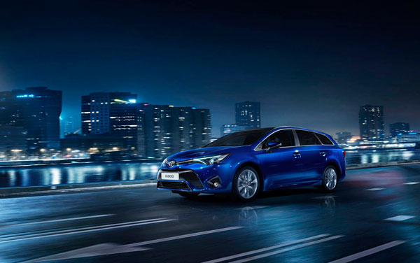 Toyota maakt alle prijzen Avensis bekend dynamic