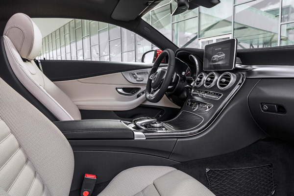 Nieuwe Mercedes-Benz C-Klasse interieur