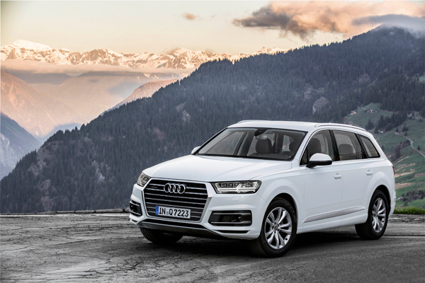 Nieuwe Audi Q7 white 3kwfront