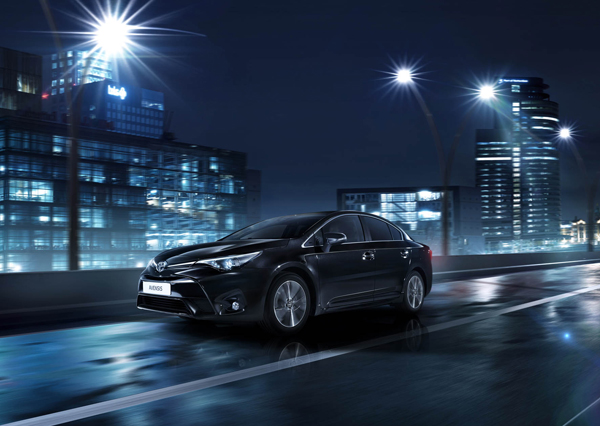 Nieuwe Toyota Avensis overtuigende zakenauto veel actieve veiligheid dynamic