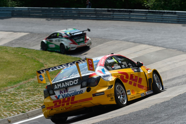 Tom Coronel WTCC Nurburgring 2015 back action