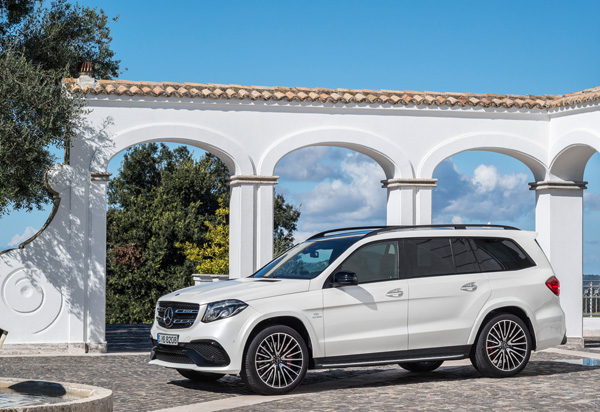 Mercedes-Benz GLS white side