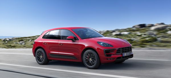 Porsche Macan GTS side dynamic