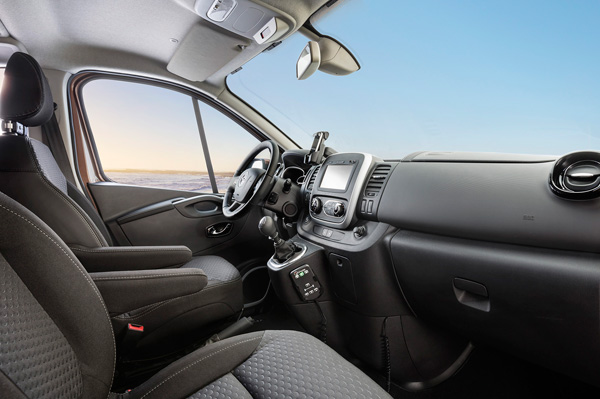 Opel Vivaro Surf Concept interieur front