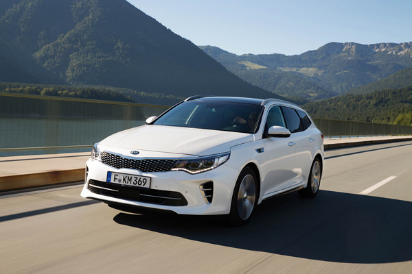 Kia Optima Sportswagon 3kwfront dynamic