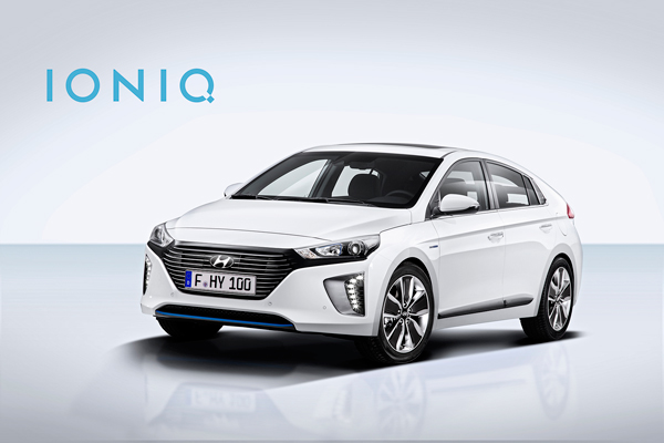 Hyundai IONIQ with Logo 3kwfront