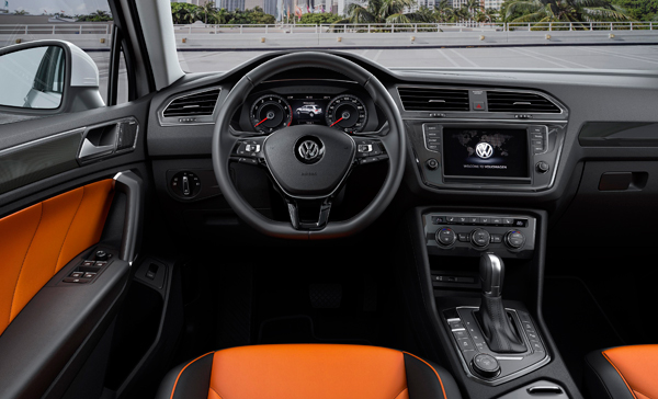 Volkswagen Tiguan R-Line interieur2