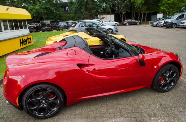 Ultieme roadster excl huur Hertz Belgie side