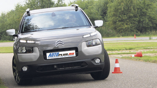 Citroen-C4-Cactus-slalom