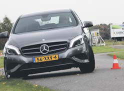 Mercedes-Benz A-Klasse slalom