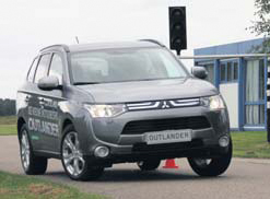 Mitsubishi Outlander 2012 testverslag slalom