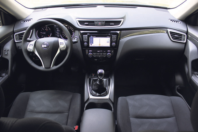 Nissan-X-TRAIL-interieur