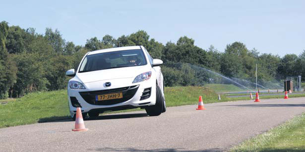 Mazda3 1.6 TS test slalom