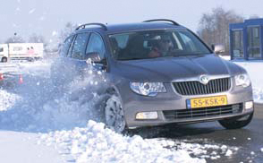 Skoda Superb Combi test slip