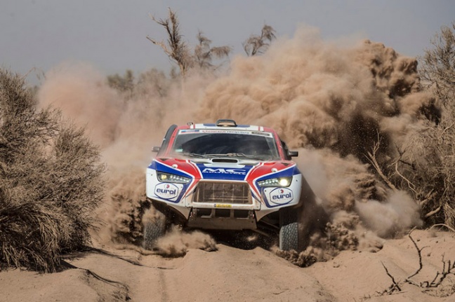 Riwald Dakar Team solide door vijfde etappe  