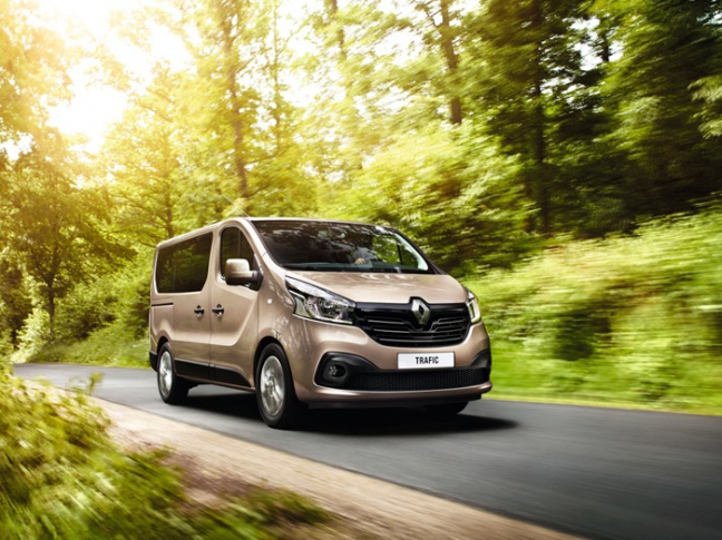 Personenvervoerders nieuwe Renault Trafic en Master nu te koop