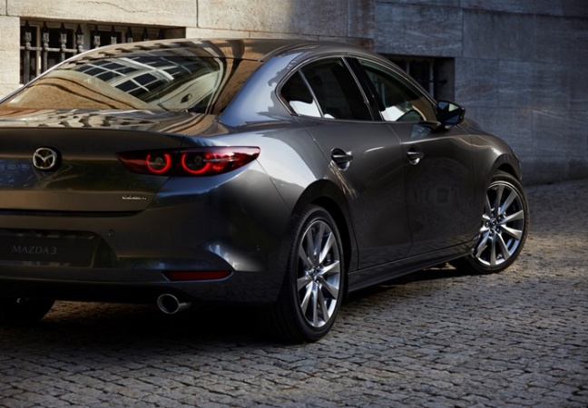 MAZDA maakt prijzen nieuwe MAZDA3 bekend