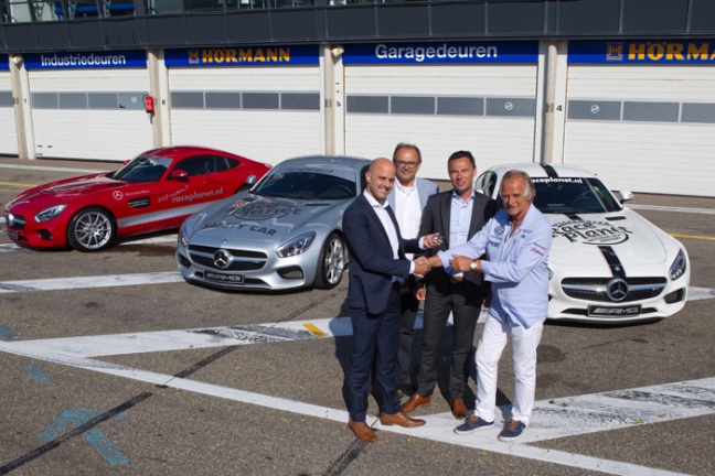 Floris Hoefsloot (Directeur sales personenwagens Stern Auto), Huub Dubbelman (Mgr Corporate Communications Mercedes-Benz), Arnoud Zuijdendorp (Directeur Stern Auto), Michael Bleekemolen (oud Formule 1 coureur en eigenaar Bleekemolens Race Planet)